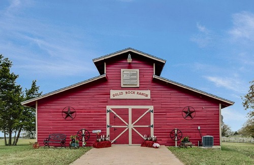 Carmine Casa | Bear Lodge- Rancho Solid Rock