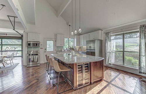 Pedernales Canyon Ranch Casa | Bear Moon Ranch | Hot Tub, Pool, Pickleball