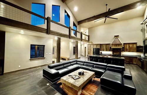 Rio Vista Estates Casa | Bear on the River - 4 bedroom tranquil home