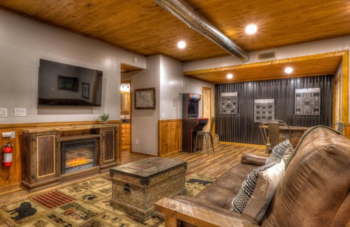 Morganton Cabina | Bear Paw Hollow by Escape to Blue Ridge