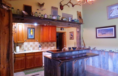 Sextonville Cabina | Bear Valley Outdoor Inn is a Driftless Area Haven