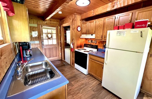 Gatlinburg - Pigeon Forge Cabina | Bearadise Found 2 Bedroom Cabin by RedAwning