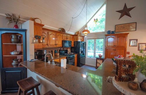 Blairsville Casa | Bearadise Ridge-Hot tub-Fireplace-Fire pit-Amazing View