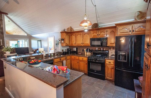 Blairsville Casa | Bearadise Ridge-Hot tub-Fireplace-Fire pit-Amazing View