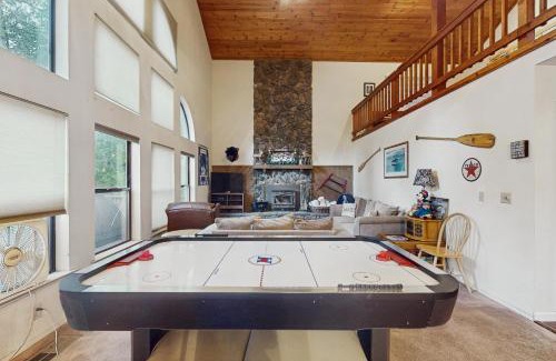 Sierra Cedars Casa | Bearfoot Getaway