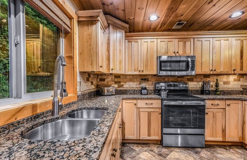 Wears Valley Cabina | Bearmont Lodge 4 Bedroom Cabin by RedAwning