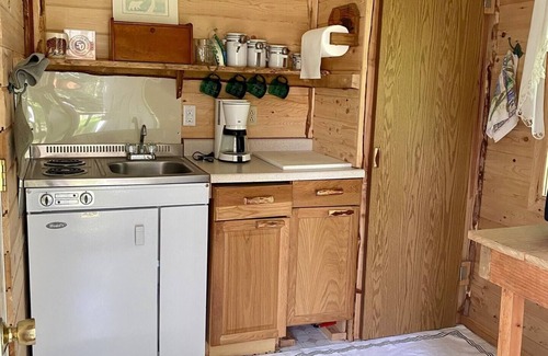 Ridgeway Cabina | Bears Den.