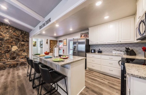 Ruidoso Apartamento | Bears Gone Fishing- Hot Tub, Decks, Near Trails