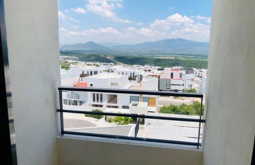 El Marques Apartamento | HERMOSO DEPARTAMENTO CON UNA VISTA INCREÍBLE A UNA RESERVA NATURAL Y GOLF