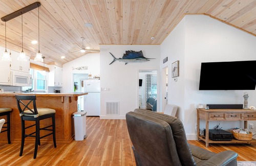 Morehead City Cabaña | Beaufort Crystal Coast Cottage-Downtown & Pet Friendly