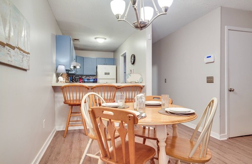 Beaufort Apartamento | Beaufort Home w/ Patio 3 Mi to Downtown!