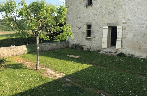 Saint-Michel-de-Montaigne Casa | Beautiful Farm 16E Century Next to Montaigne Castle