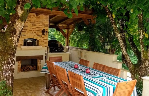 Villefranche-du-Perigord Casa | Hermosa casa de campo, gran piscina privada climatizada, jardines, área de juegos