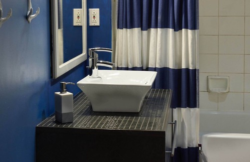 Mauricie Cabaña | Beautiful country house by the river - 4.5 acres of private lot to enjoy nature.