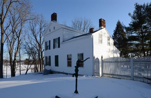 Hudson Casa | Hermosa casa de 1810 W / Vistas a la montaña y estanque de natación en 35 acres cerca de Hudson