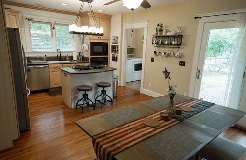 Southern Pines Casa | Beautiful 1920's Craftsman-Downtown Southern Pines