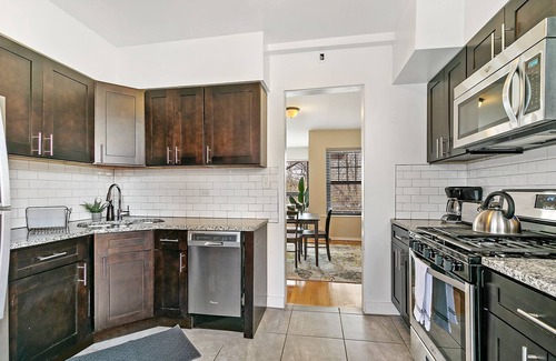 Hyde Park Apartamento | Beautiful 1BR Home in Historic Hyde Park Near University of Chicago