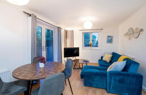 Milton Keynes Apartamento | Beautiful 2-Bed City Centre Apartment with Balcony