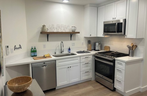 Corte Madera Casa | Beautiful 2-bedroom Bungalow - Walking Distance to Shops & Restaurants