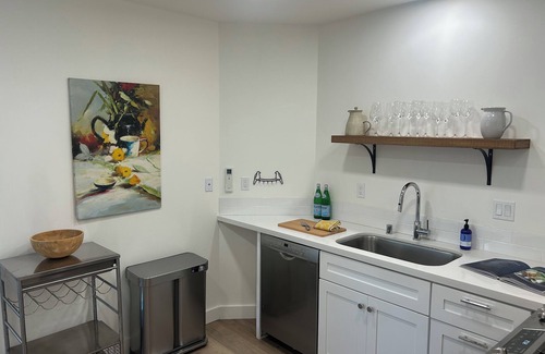 Corte Madera Casa | Beautiful 2-bedroom Bungalow - Walking Distance to Shops & Restaurants