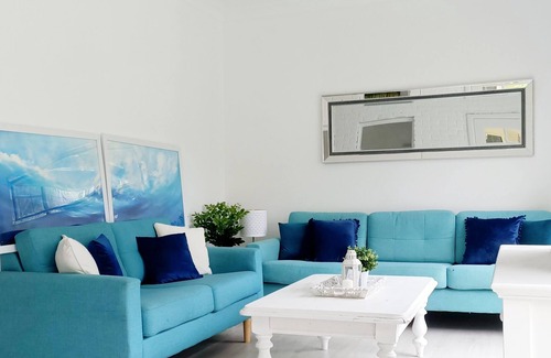 Helensburgh Casa | Beautiful 2 bedroom duplex with private patio
