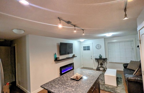 McKenzie Towne Casa | BEAUTIFUL 2 BEDROOM BUNGALOW WITH GARAGE