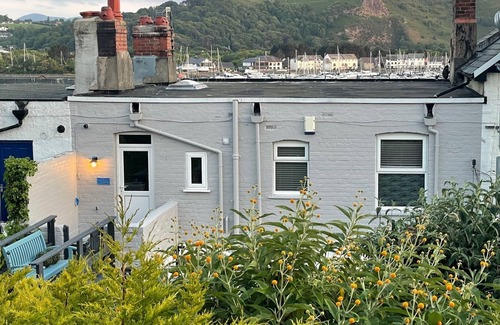 Conwy Apartamento | Beautiful 2 bedroom Deganwy apartment with estuary views