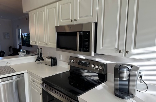 Heritage Palms Condominio | Beautiful 2 Bedroom Golf Course Condo