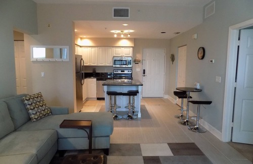Burnt Store Marina Condominio | Hermoso condominio de 2 habitaciones ubicado en Harbor Towers @ Burnt Store Marina