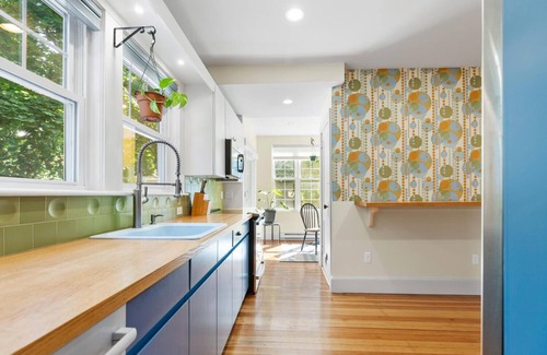 Watertown Condominio | Beautiful 2-bedroom with parking close to Cambridge/Watertown line