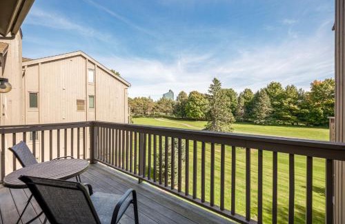 Acme Apartamento | Beautiful 2BDR Loft Suite at Golf Course Condo 5549