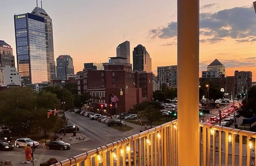 Chatham-Arch Apartamento | Beautiful 2BR city view loft