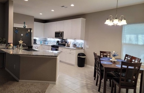 Texas City Casa | Beautiful 3 Bed 2.5 bath home with long drive way