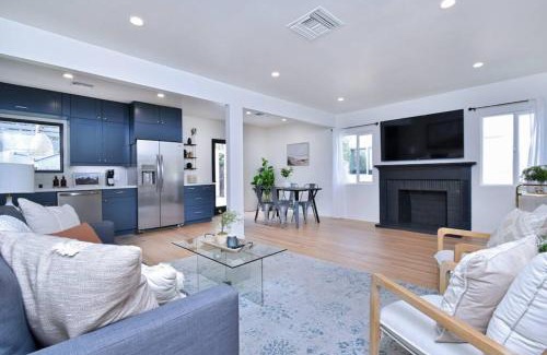 Valley Glen Casa | Beautiful 3 Bed Home with a Large Back Yard Outdoor Space