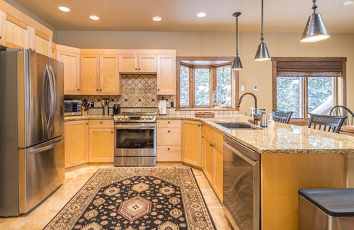 Big Sky Chalet De Esquí | Beautiful 3-Bedroom Big Sky Retreat