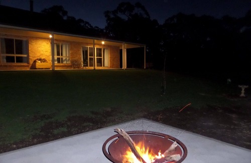 Portland Casa | Hermosa casa de 3 dormitorios en 25 acres con visitas de aves nativas y vida silvestre