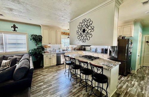 Mittie Casa | Beautiful 3-bedroom house with beautiful river views in Oberlin