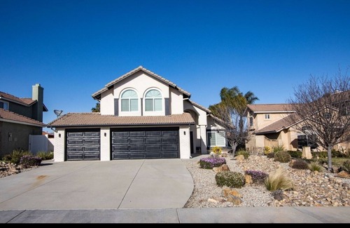 Riverside Casa | Beautiful 3 Bedroom Pool House...