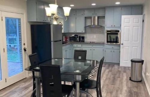 Forest Park Casa | Beautiful 3-Bedroom, Relaxing Stay in Morrow