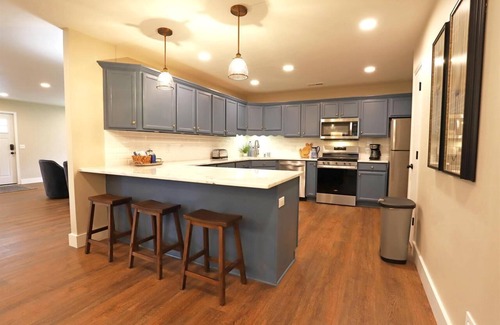 New Lisbon Casa | Beautiful 3 Bedroom Home near Lake and Night Life!