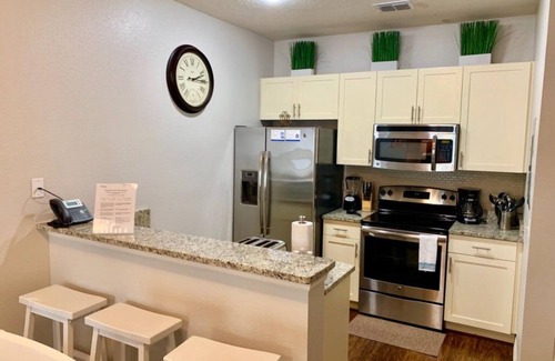 Campbell Casa | Beautiful 3 bedrooms townhome, bright living room, HD TV