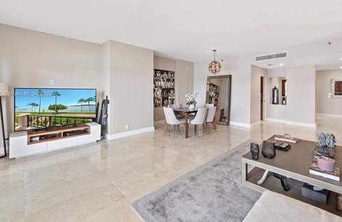 Miami Beach Condominio | Beautiful 3 Br. Condo (442841) by Houzlet