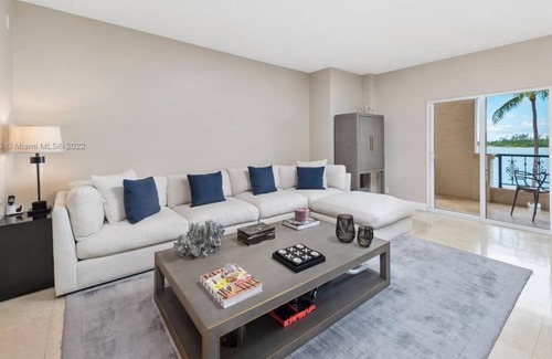 Miami Beach Condominio | Beautiful 3 Br. Condo (442841) by Houzlet