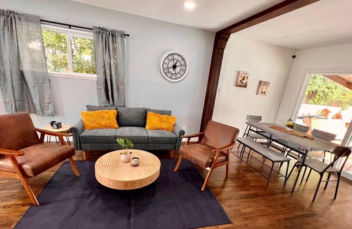 Lake Balboa Casa | Beautiful 3BR W/ Pool, Garage!