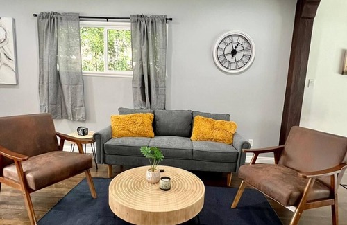 Lake Balboa Casa | Beautiful 3BR W/ Pool, Garage!