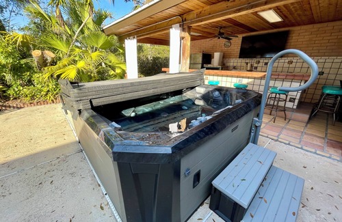Lakeland Casa | Beautiful 4/3 Home + Pool & Hot Tub