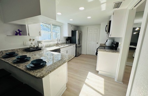 Greater Northdale Casa | Beautiful 4-Bedroom Villa With Private Pool