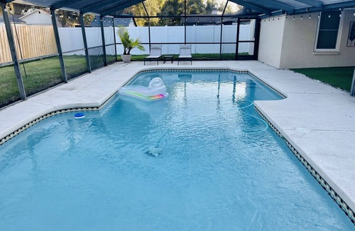 Greater Northdale Casa | Beautiful 4-Bedroom Villa With Private Pool