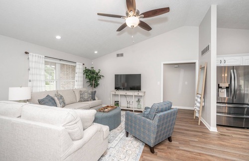Crittenden Casa | Beautiful 4 BDR Country Home, 15 Min from Ark Encounter – Perfect for Groups!