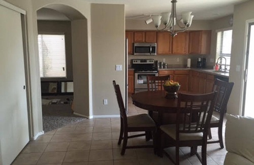 San Tan Valley Casa | Hermosa casa de 4 habitaciones con piscina privada climatizada ubicada en Johnson Ranch